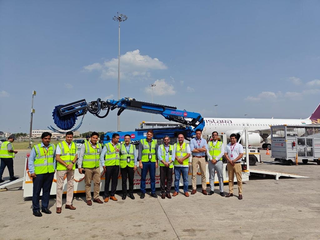 Vistara, now first airline in India to implement robotic aircraft exterior cleaning.jpeg