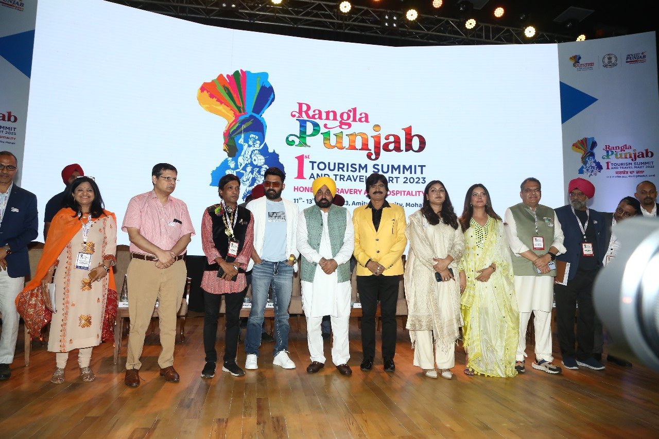 Dignitaries at the Inaugral ceremony of Punjab Tourism Summit and Travel Mart in Mohali.jpeg