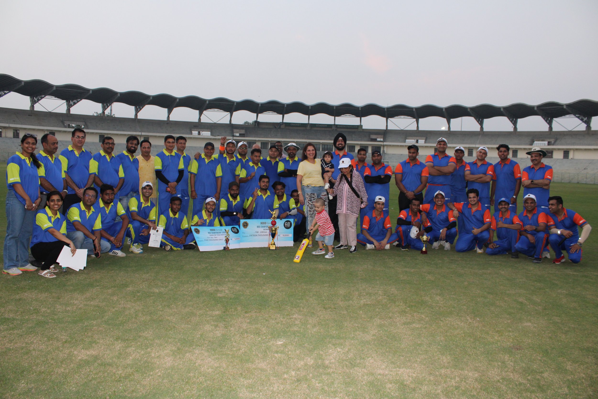 Celebrations with Winning team of MBD Group Championship League.JPG