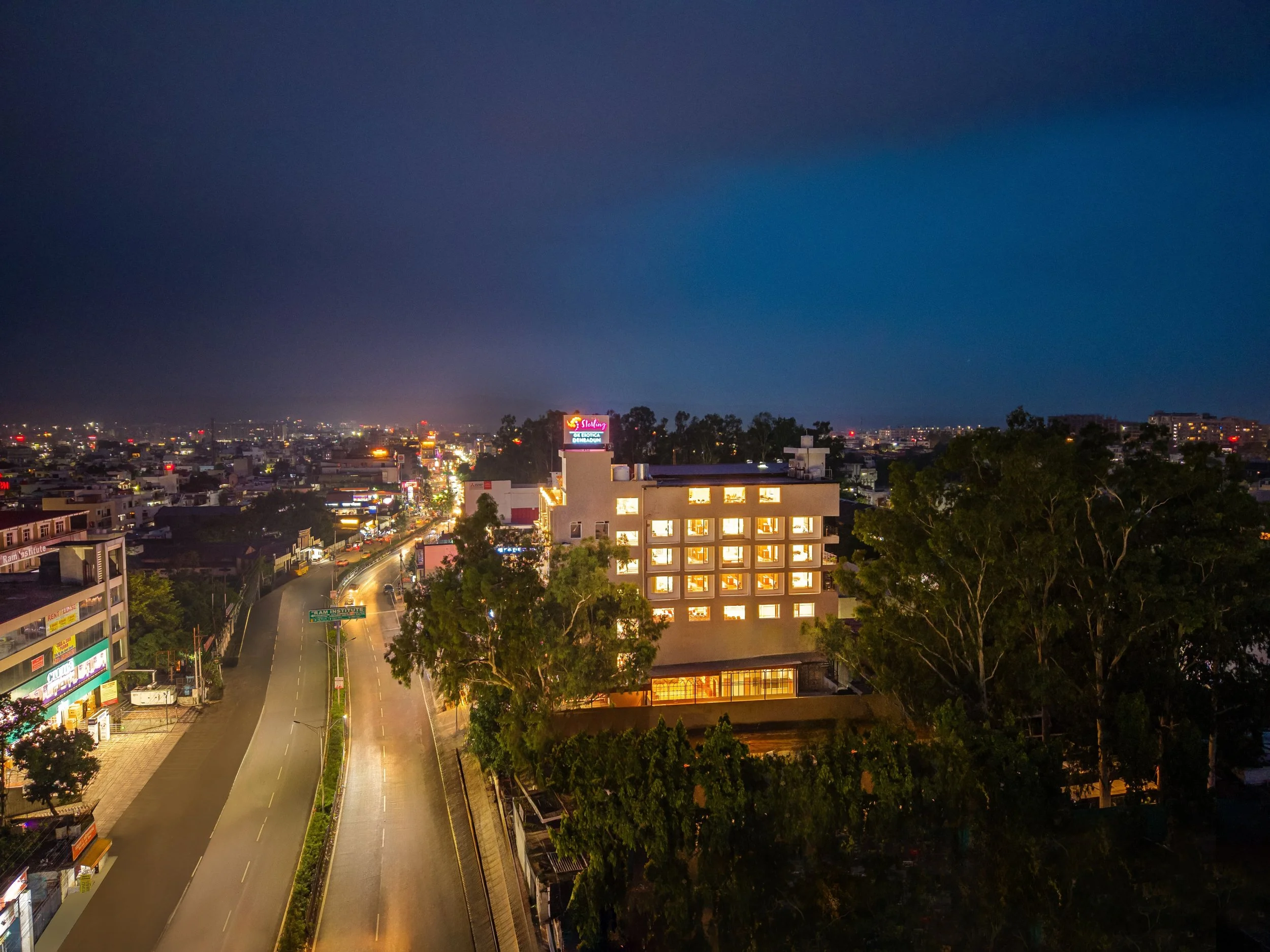 Hotel Aerial Shot.jpg