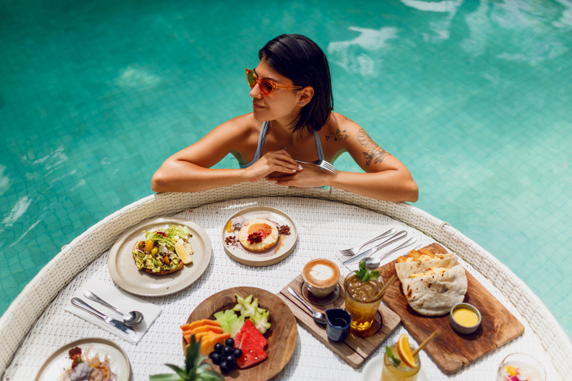 cleartrips stock image - poolside summer at luxury hotel.png