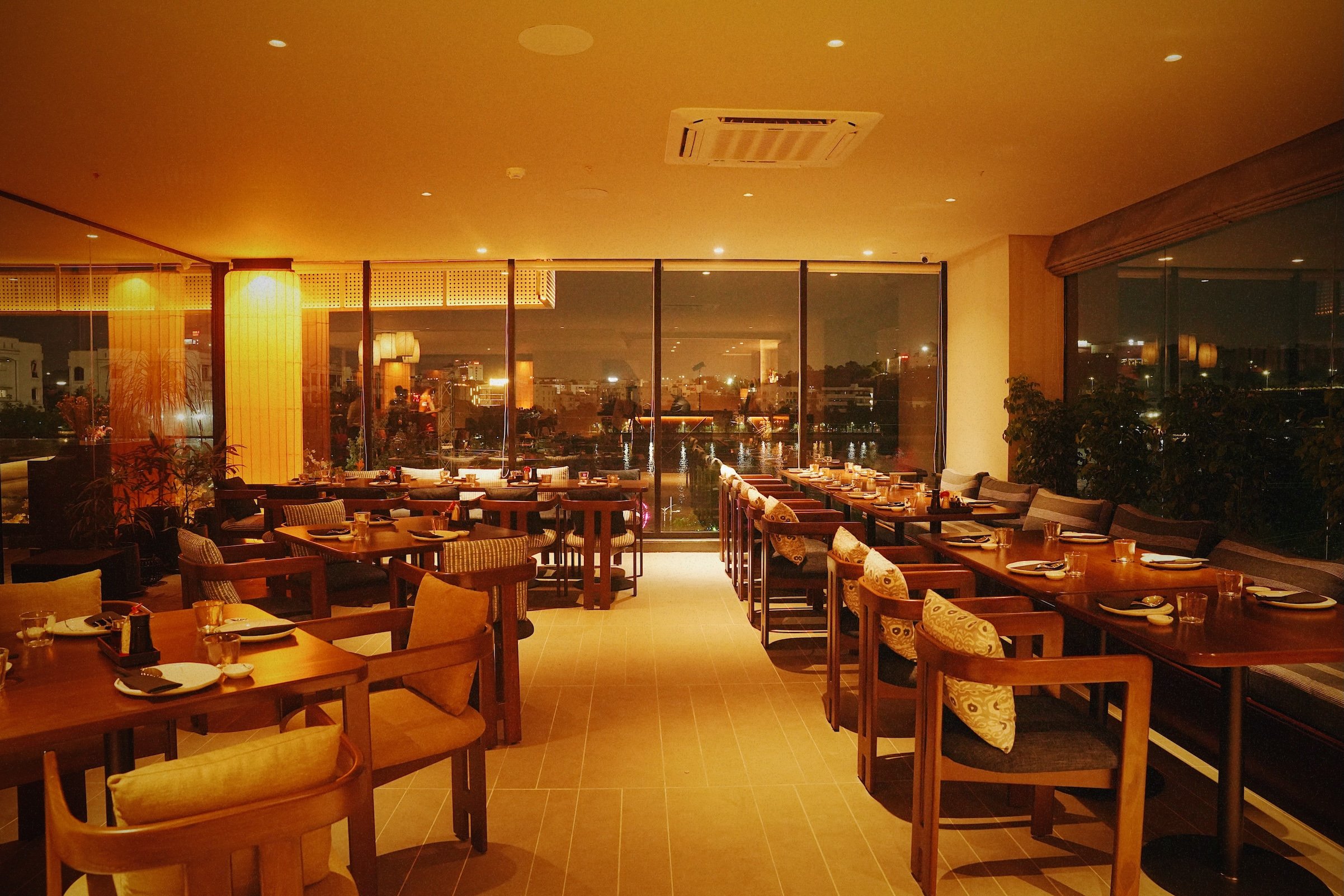 Izumi Hyderabad- Ambience Image-1.jpg