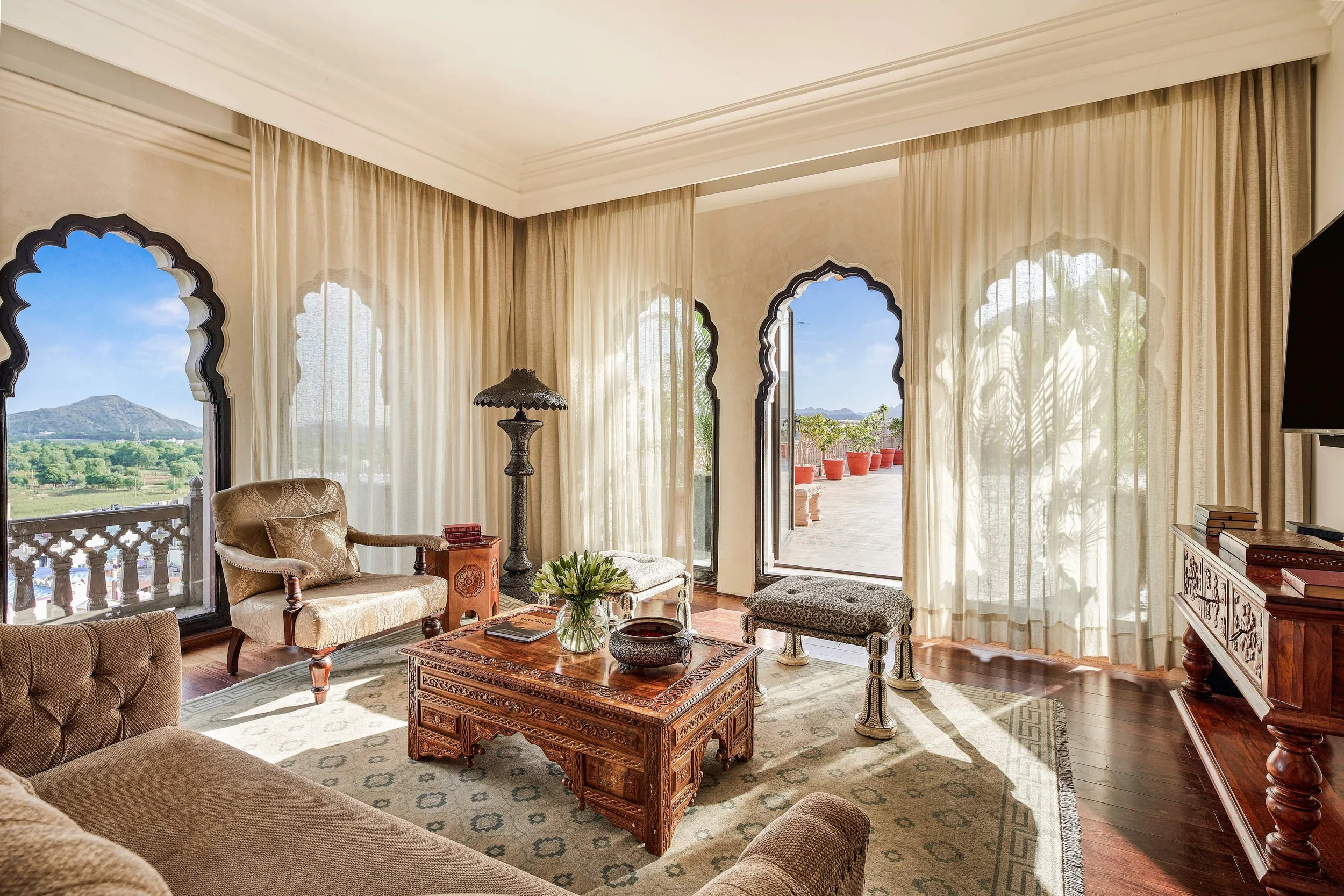 Fairmont Suite.jpg resize.jpg