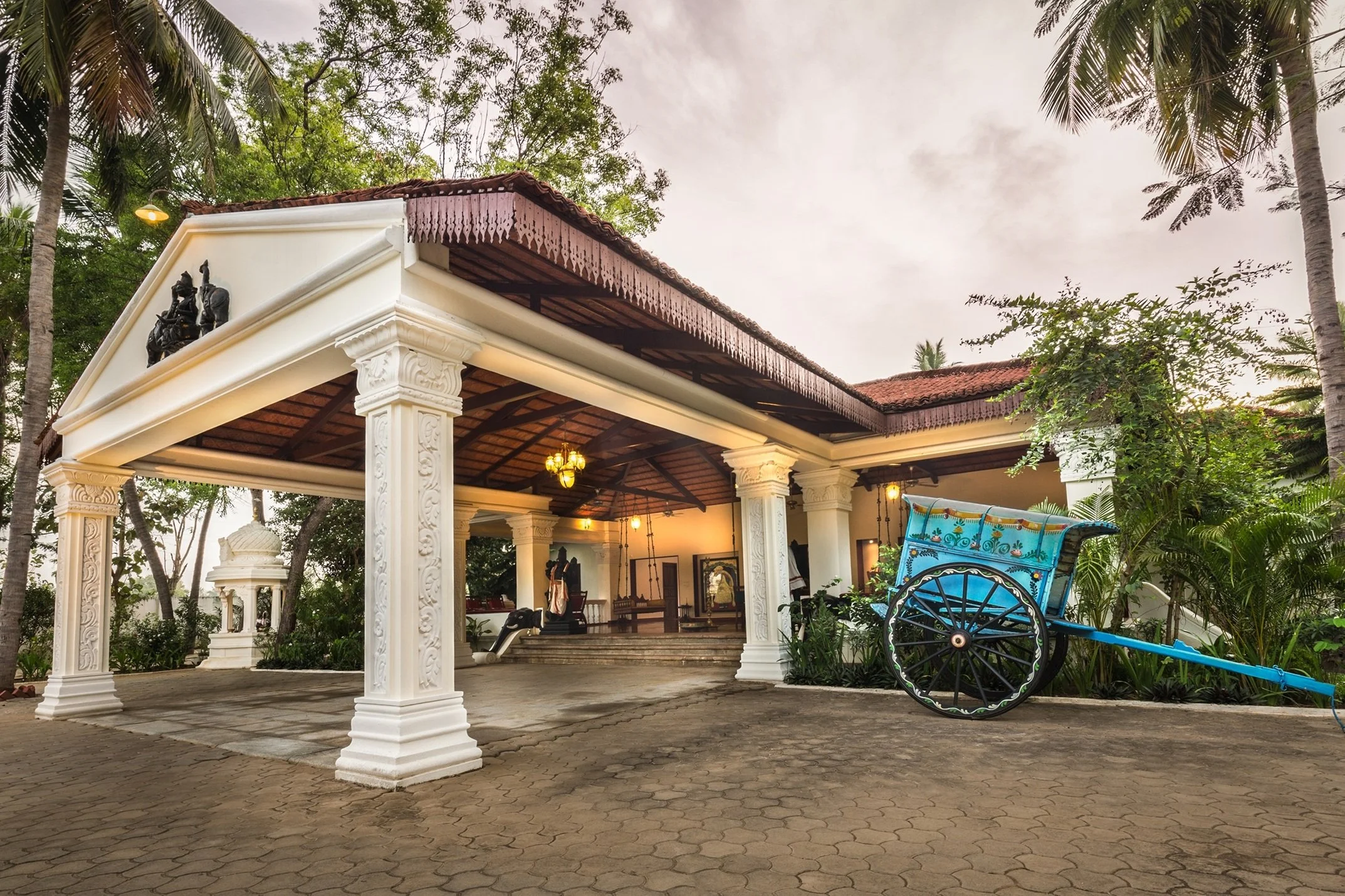 Mantra-Koodam-Facade.jpg
