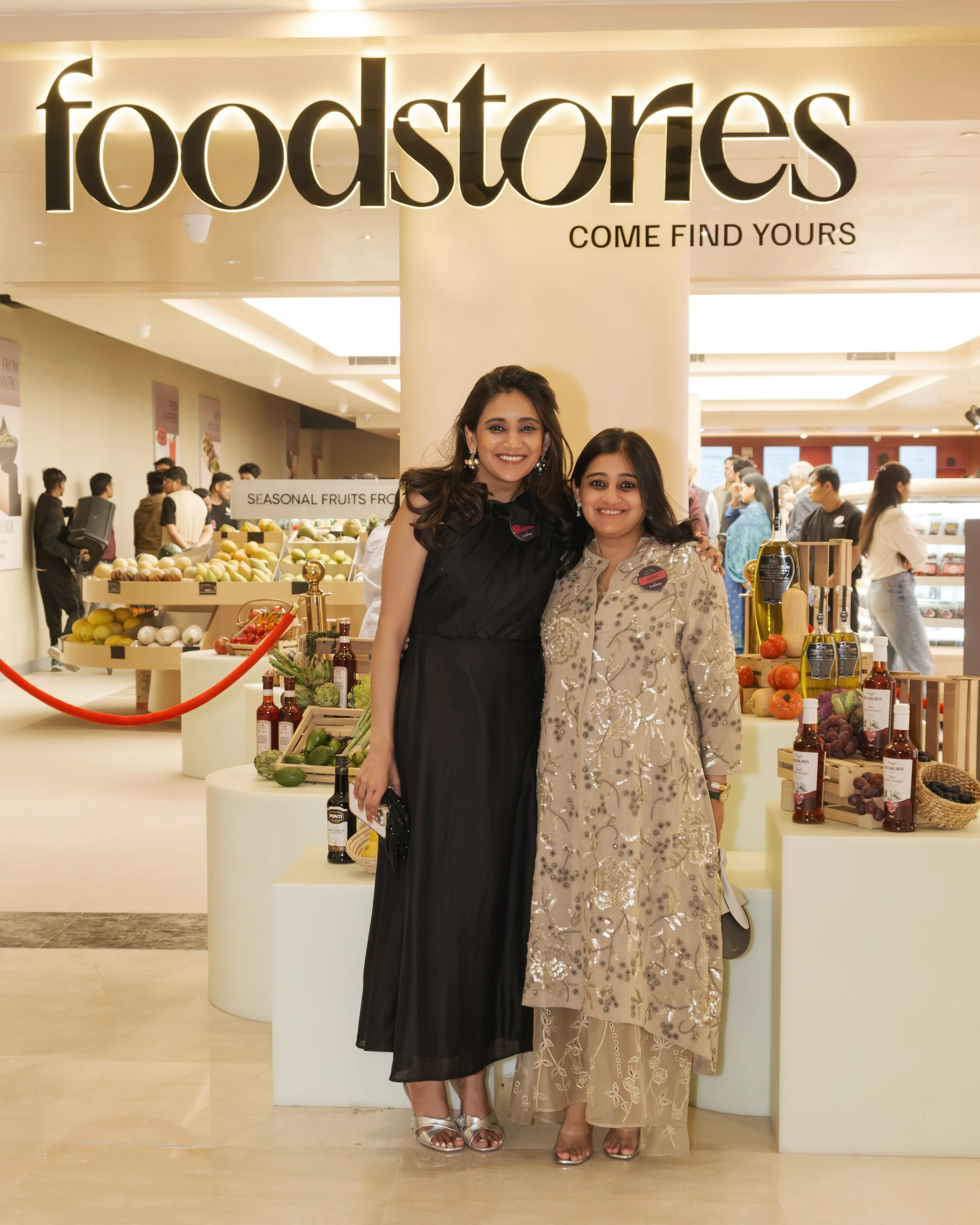 Avni and Ashni Biyani.jpg