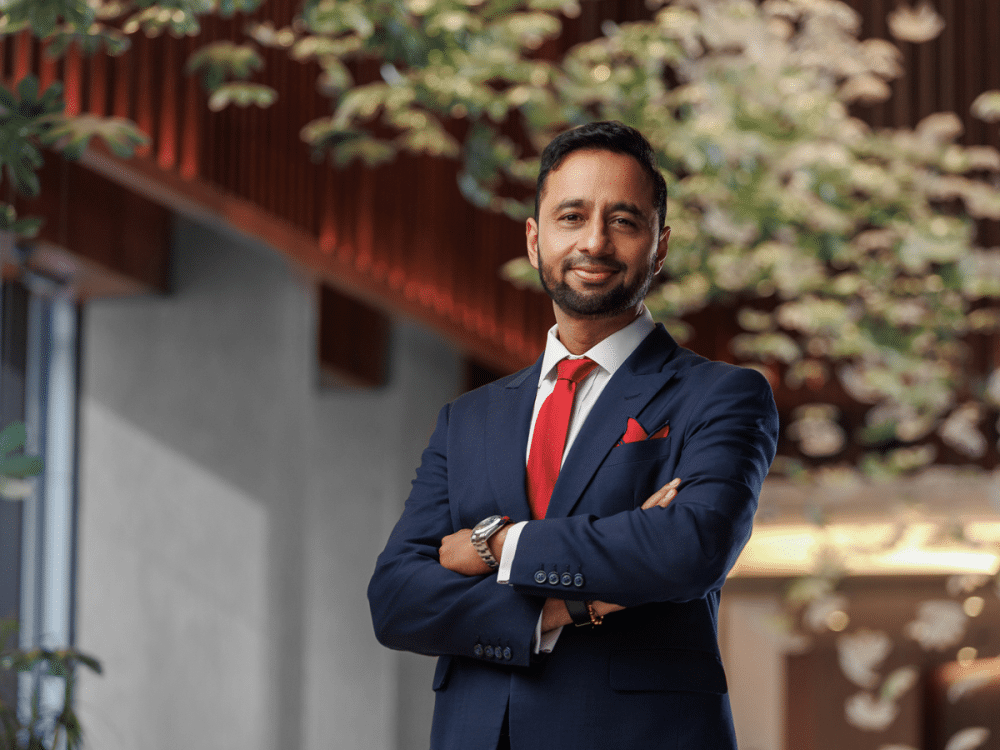 Manish-Jha-General-Manager-Anantara-Downtown-Dubai-Hotel-1000x750.png