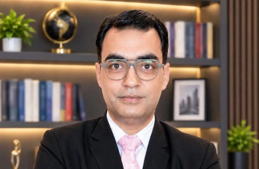 Mr.-Anand-Yadava-Front-Office-Manager-1000x653.jpeg