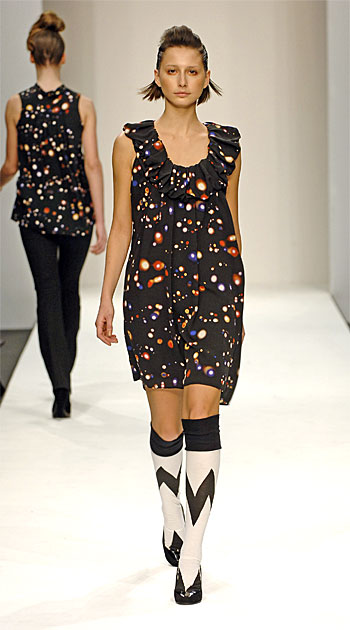 Eley Kishimoto, Cutting: Print placement