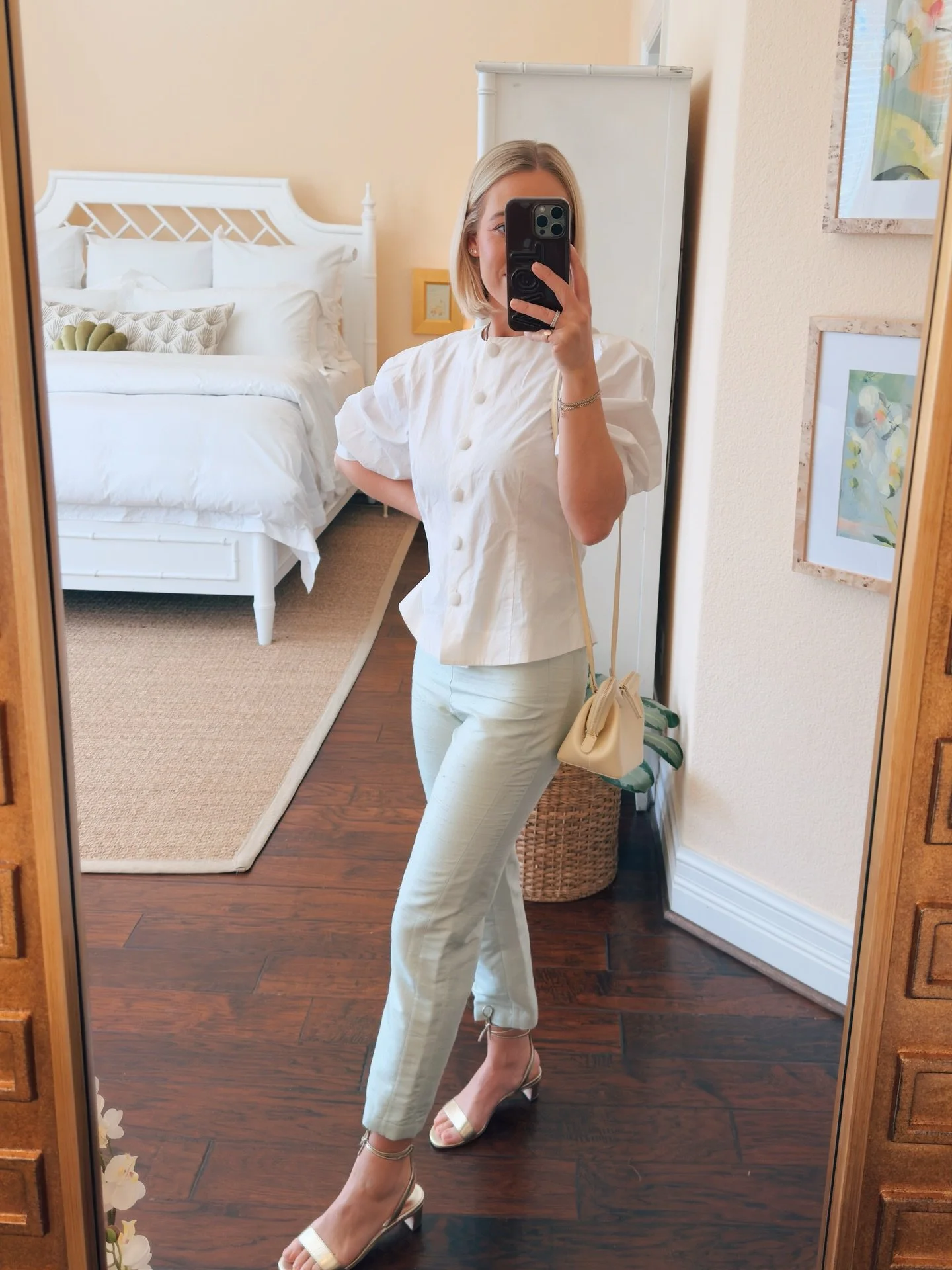 Feb things 🫶🏻💌👗💐🍪🫖
.
.
.
.
#february #outfits #baking #flowers