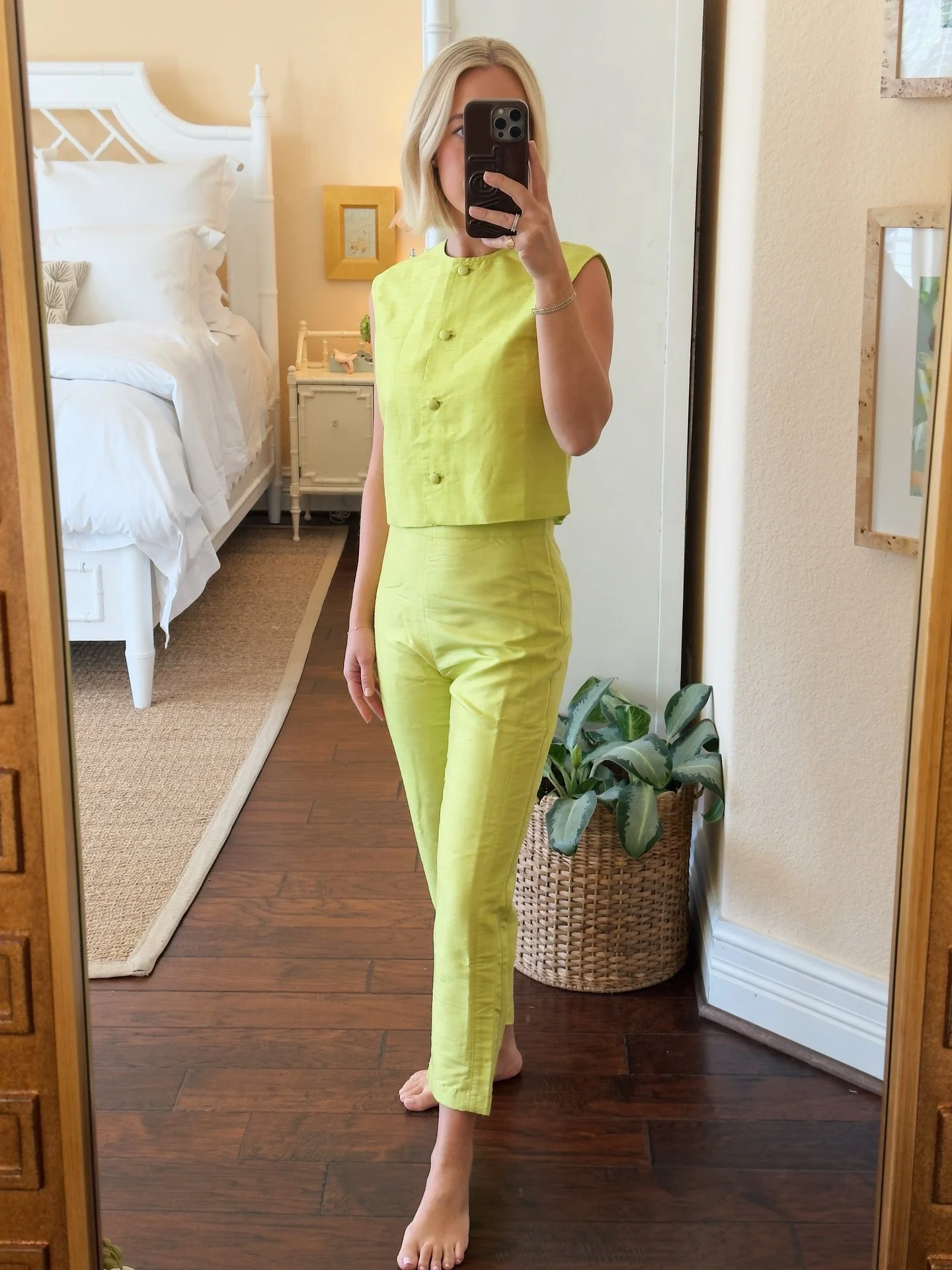 Some recent sparks of joy 🫶🏻🪴🍋🪻🎾

#springstyle #athome #baking #gardening #momlife