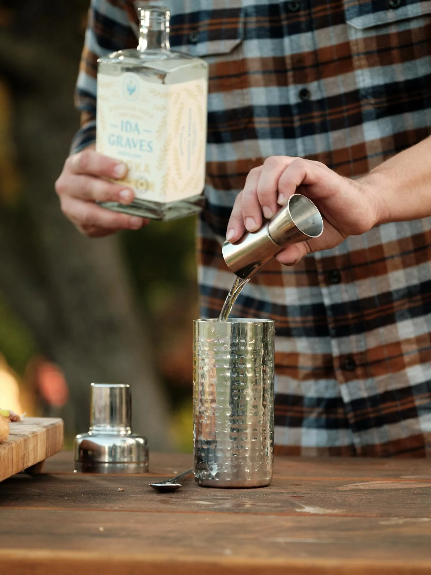 This Saturday (October 18) will be our last day open for the season!
We’ll be here from 12–7 PM, pouring fall cocktails, selling bottles to-go, and soaking in one final crisp prairie evening.
If you’ve been meaning to make the tri