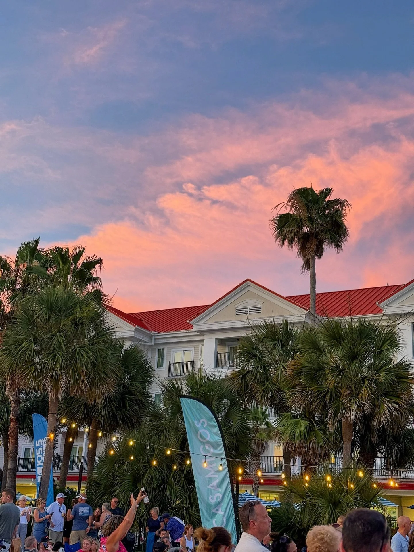 The sun is setting on our season tonight, but the weather is looking up! Last chance to join us for a beautiful last night of Party at the Point with @east_coast_party_band — only a few tickets remain! π΄βοΈπ΅ 
https://www.citypapertickets.com/