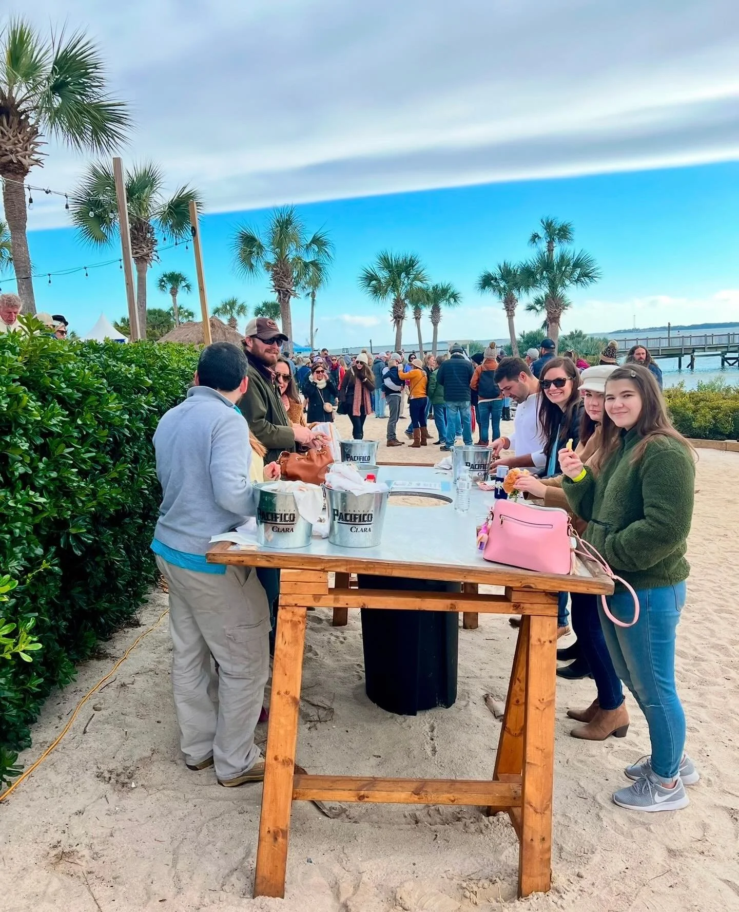 Oysters on the Point 🦪 
Saturday January 10th 2pm-6pm beach @charlestonharborresort 

Live music Thomas Champagne with Friends @champagne_thomas 
Buckets of steamed oysters, local vendors, beach games and great spot to watch the sunset over the Char