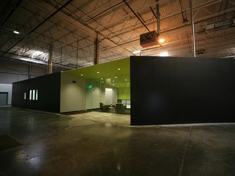 01_building.jpg