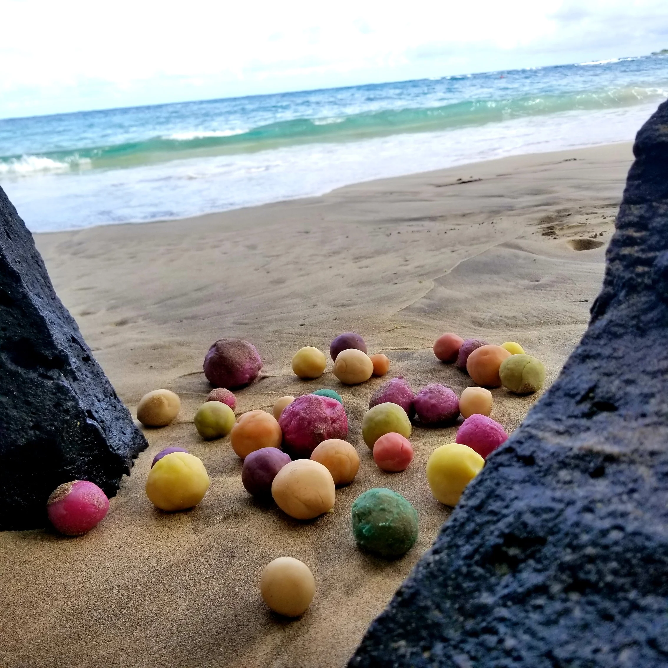 A little sand never hurt. Organic dough on Hamoa Beach, Maui, June 2018.