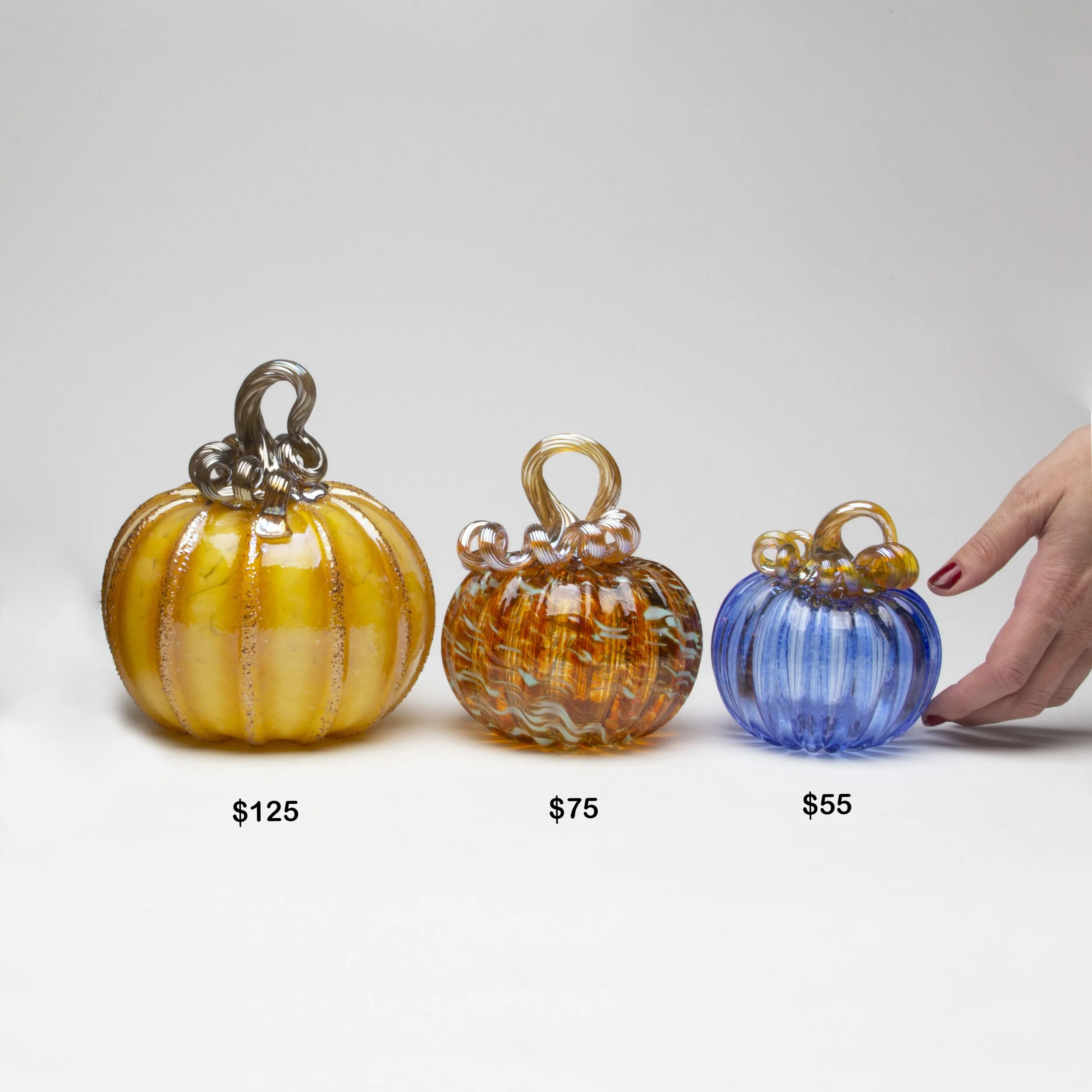 NicholsonvanAltenaGlass_ClassicPumpkinsizing3.jpg