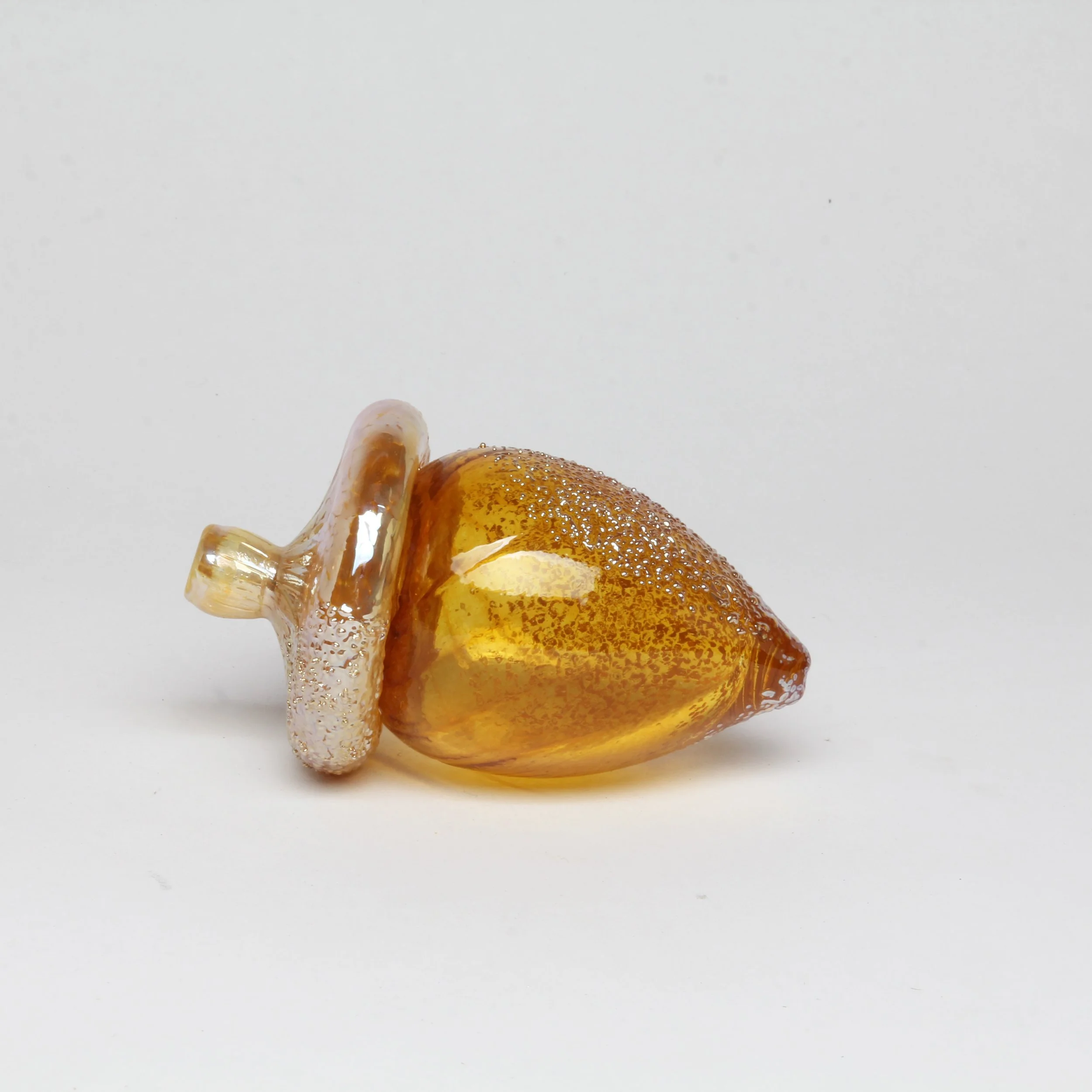 Glass_Acorn_GoldTTwistVanillaVTop.jpg