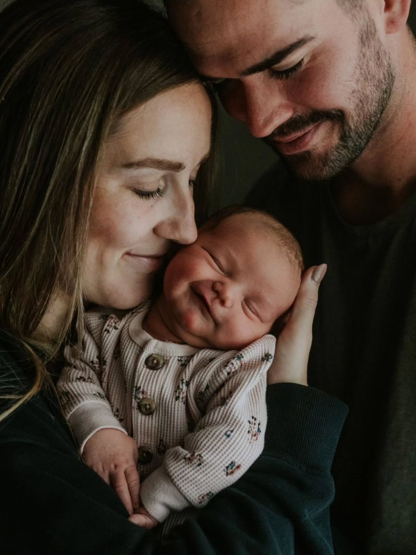 so many newborn sessions this fall + it's been filling my cup right up 🧡 thanks for letting me capture sweet Sophia, you two!