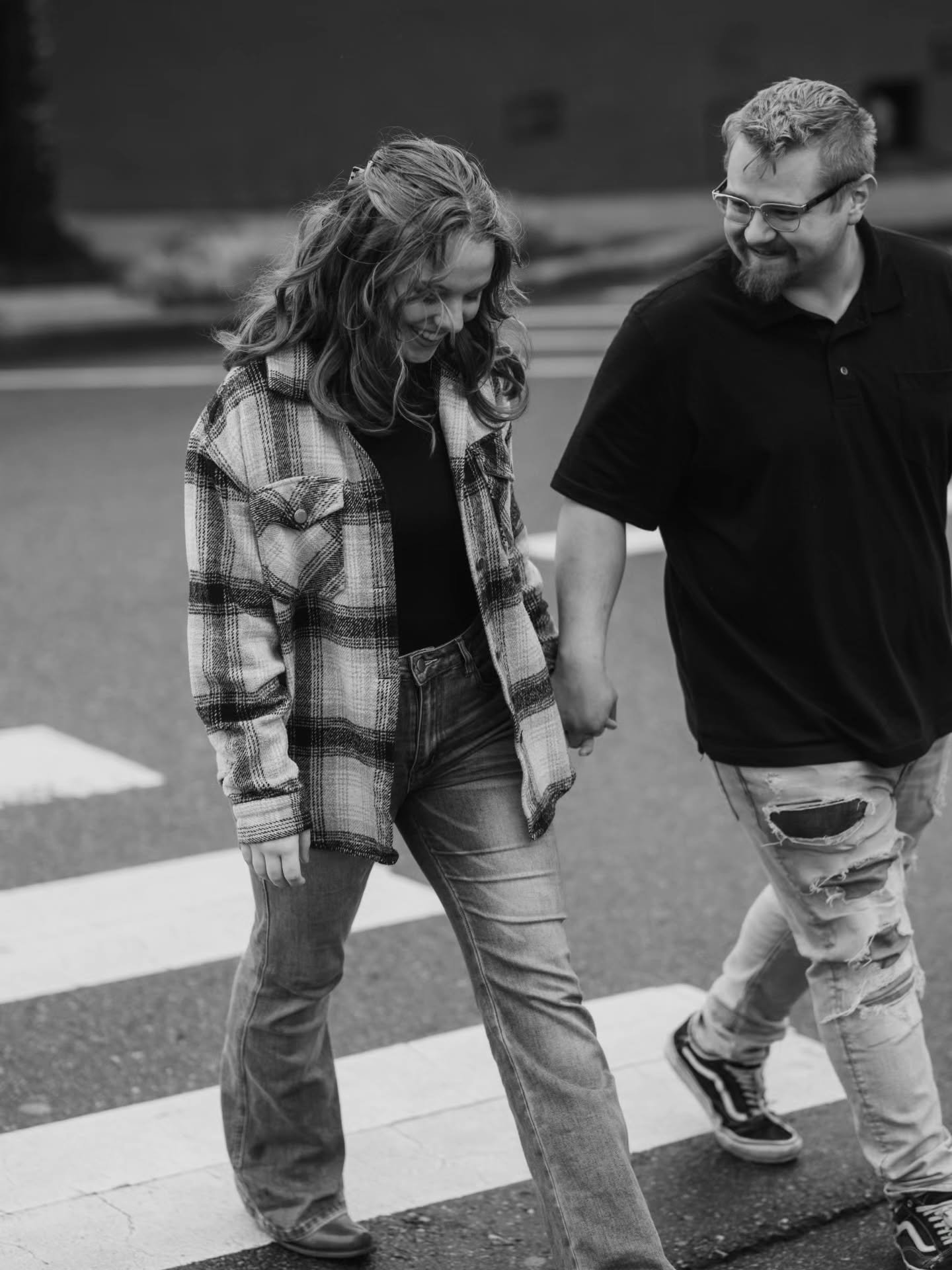 an unexpectedly sunny, wintery engagement session with a quick coffee stop and lots of hand-holding 🫶 can't wait for your wedding C + E!