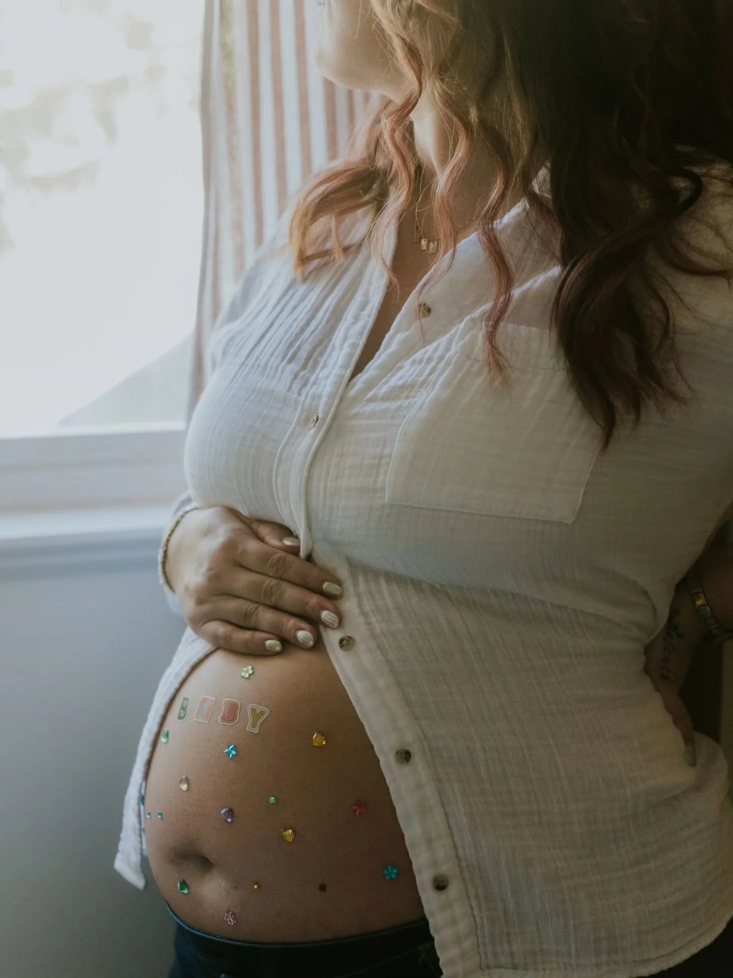 your nursery + gemstones + your pup = the perfect maternity session ✨️💖