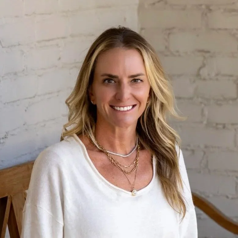 JULIA NIXON