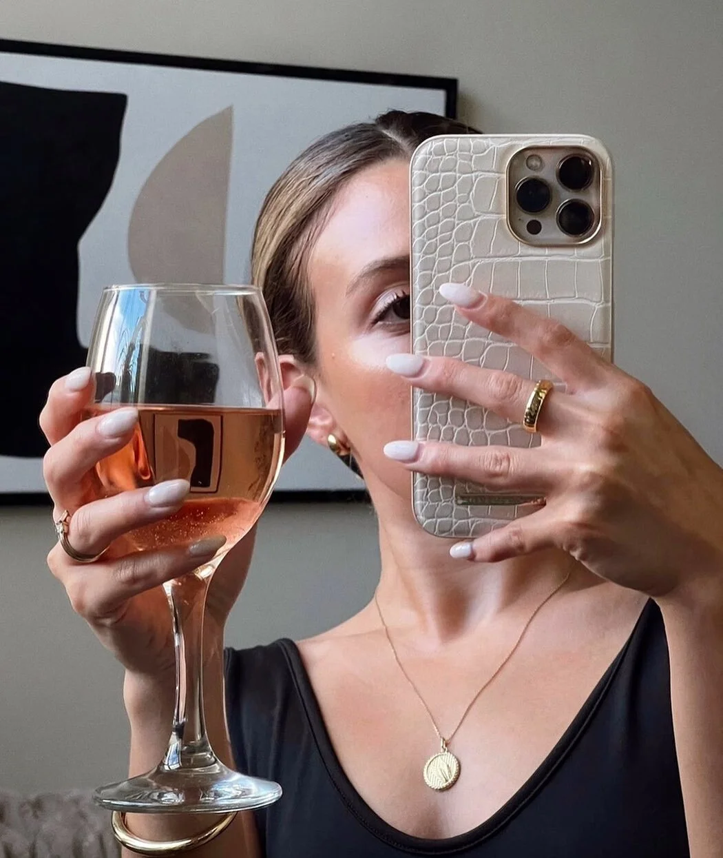 Titled: Girl with the glass of Summer Water 

📷: @l0vemarisa 
 
 
 

 
#summerwater #ros&eacute; #rose #ros&eacute;ros&eacute; #selfies #aglassofwine #winemoments #winemoment #winewednesday