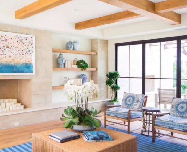 A coastal dream... steps from the beach with large steel doors, warm stained beams and a limestone surround... what's not to love?

Interior Design @tru.studio_

#trustudio #luxuryliving #custominteriors #newportbeach #greatroom #californiacoastal #l