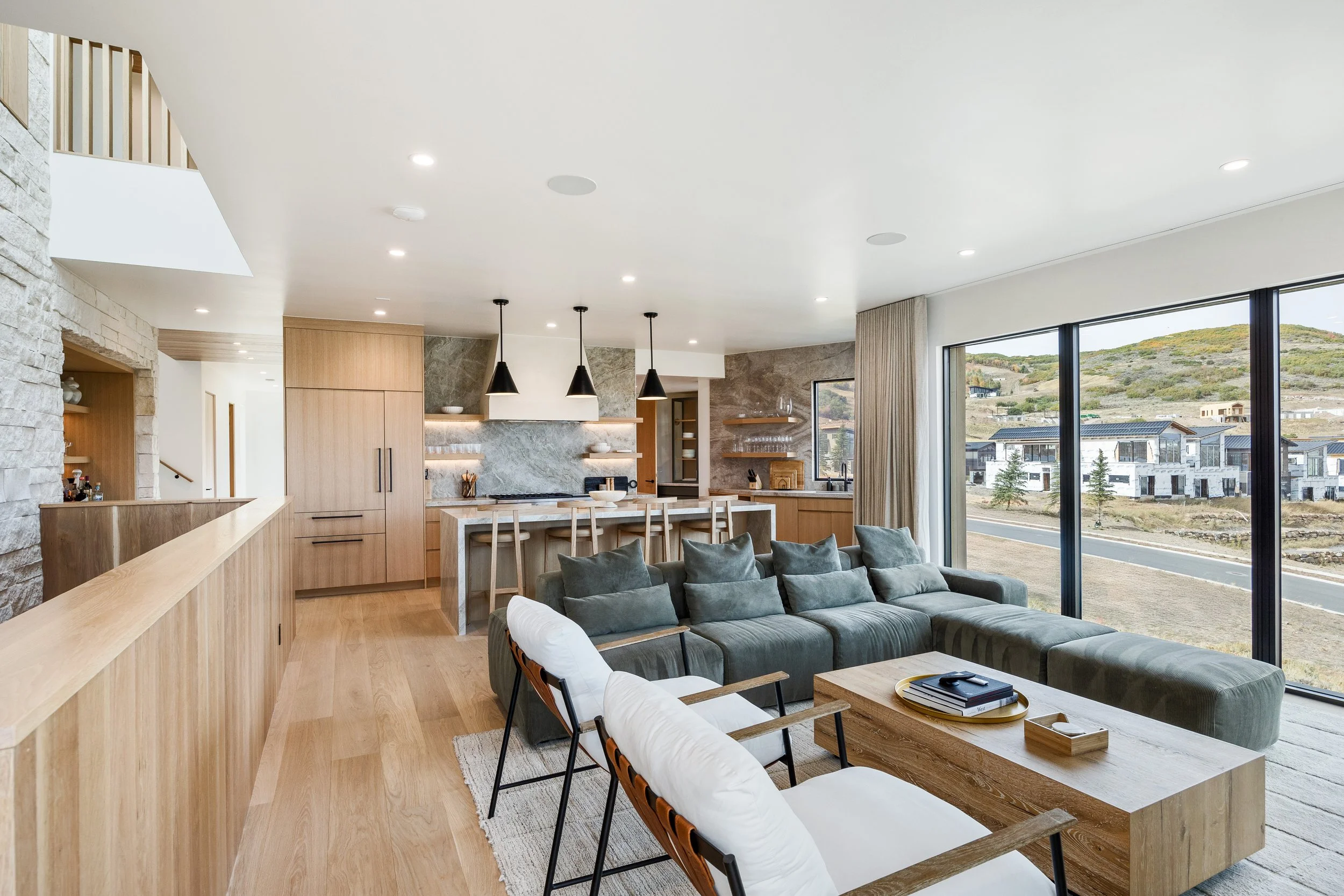 3-4031 Islay Dr.jpg