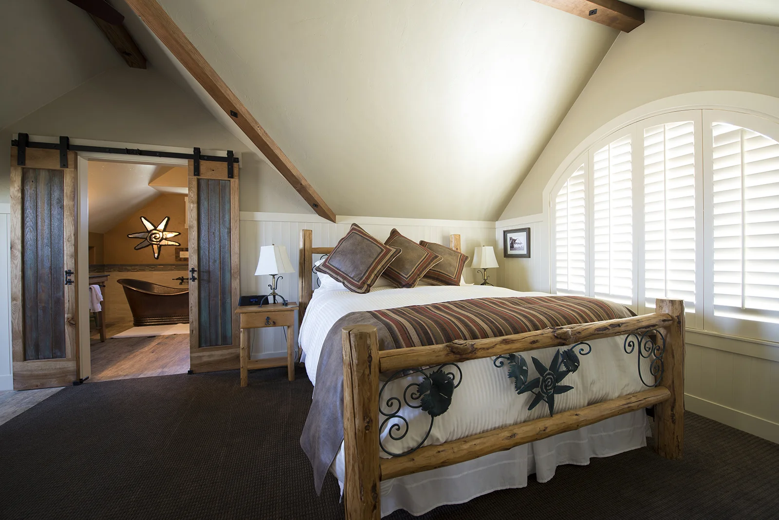 GuestHouse TJ Rm3.jpg