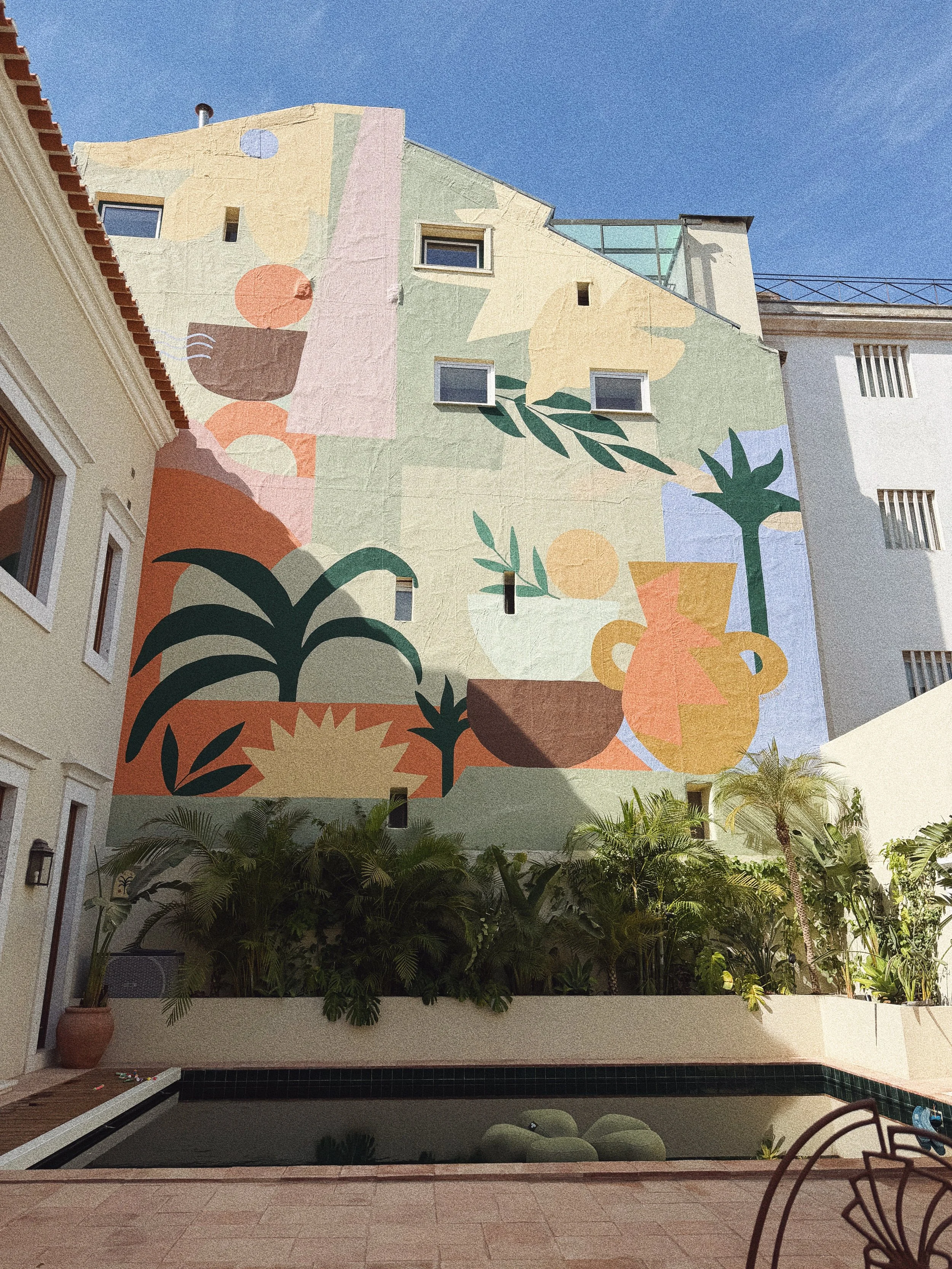 Madi_Mural_Lisbon.JPG