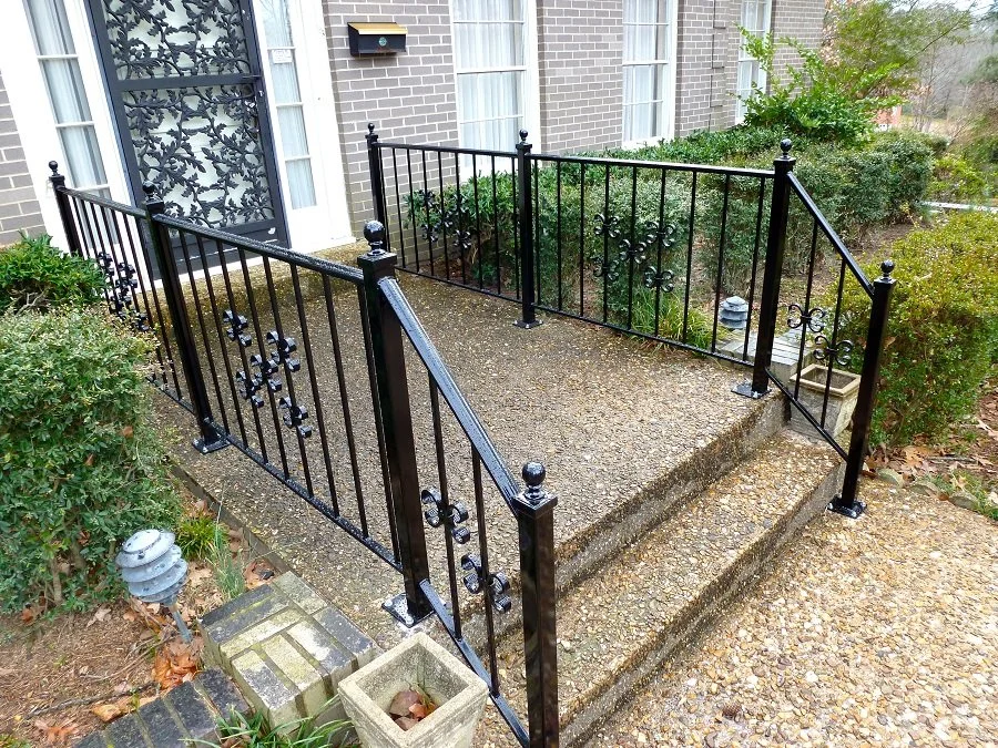 railing .jpg