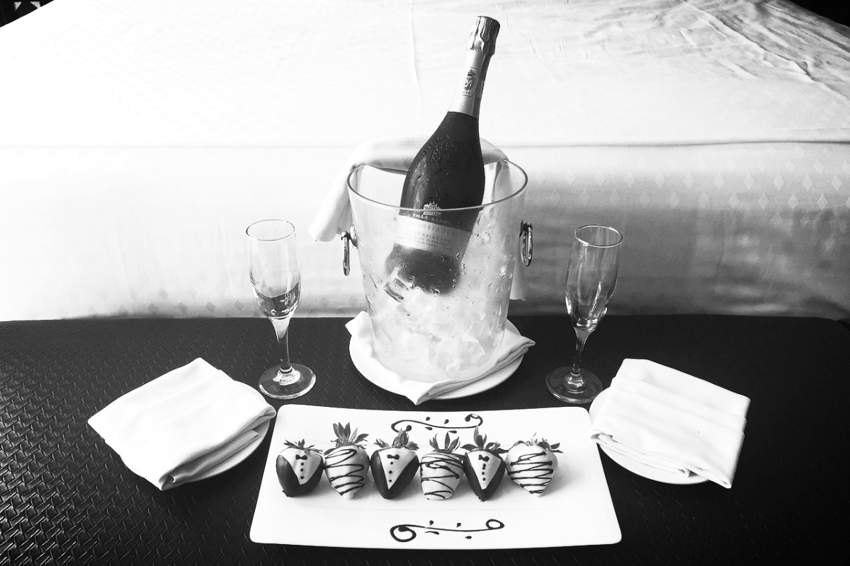 Champagne Strawberries 2.jpg