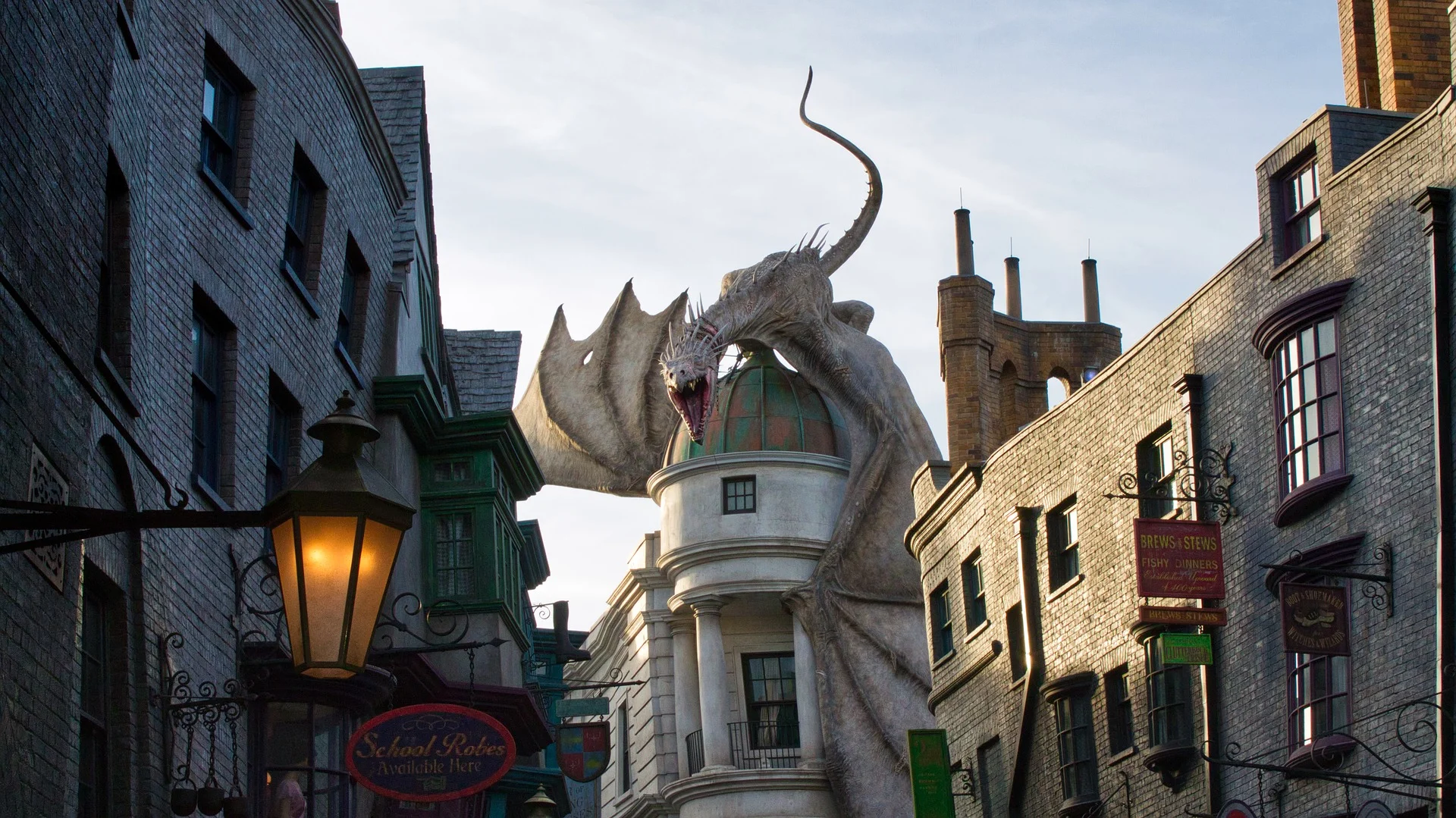 universal-studios-3407863_1920.jpg