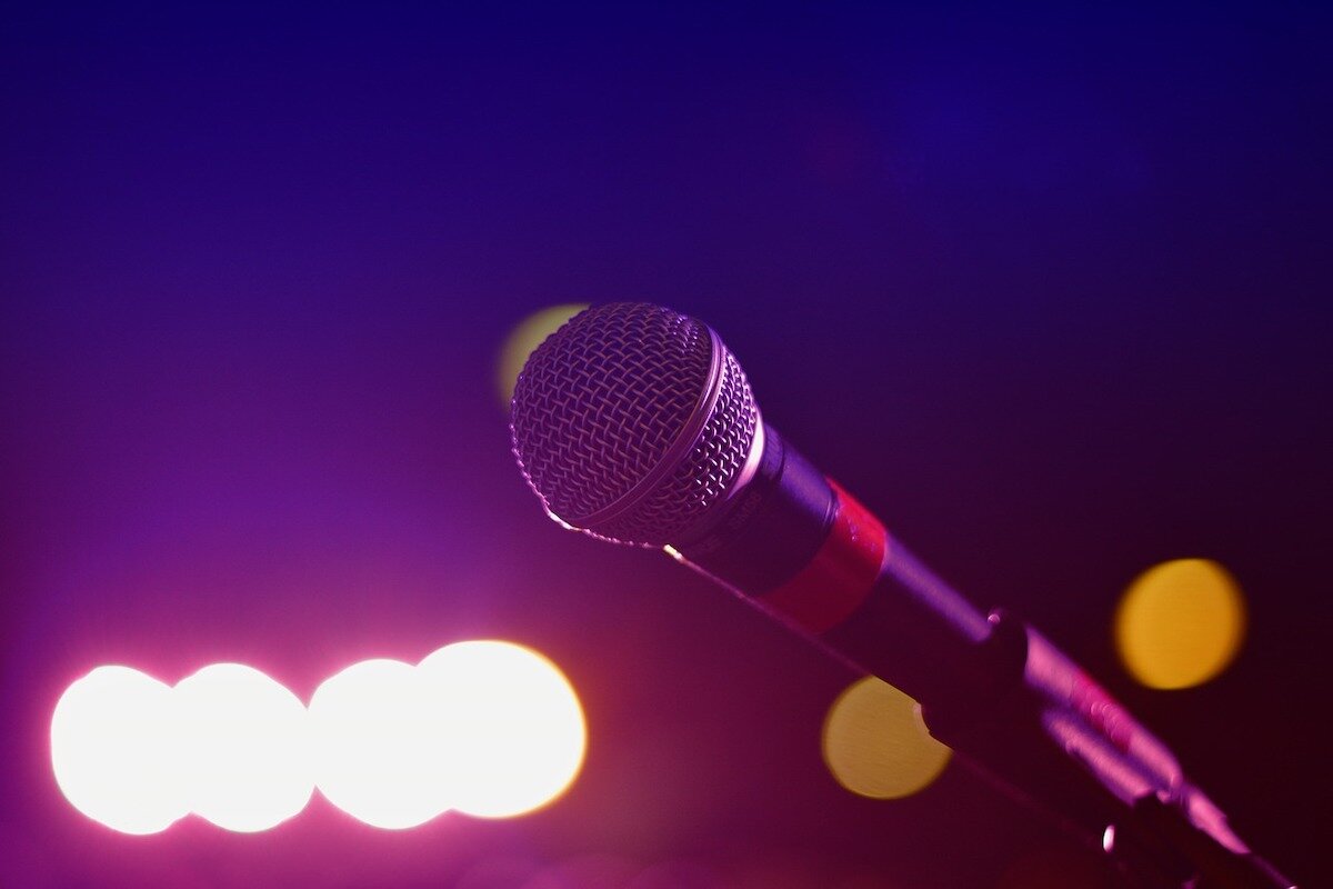 How to Have a Karaoke Date Night at Home — Make a Date of It pic