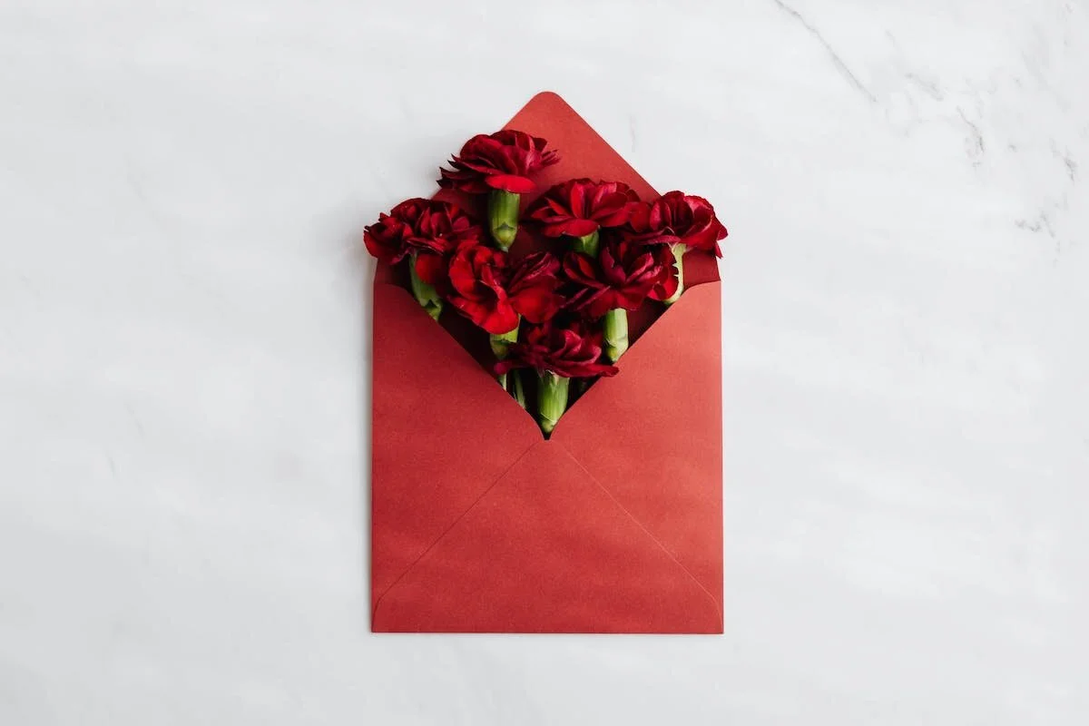 30 Paper Gift Ideas to Celebrate Your First Anniversary