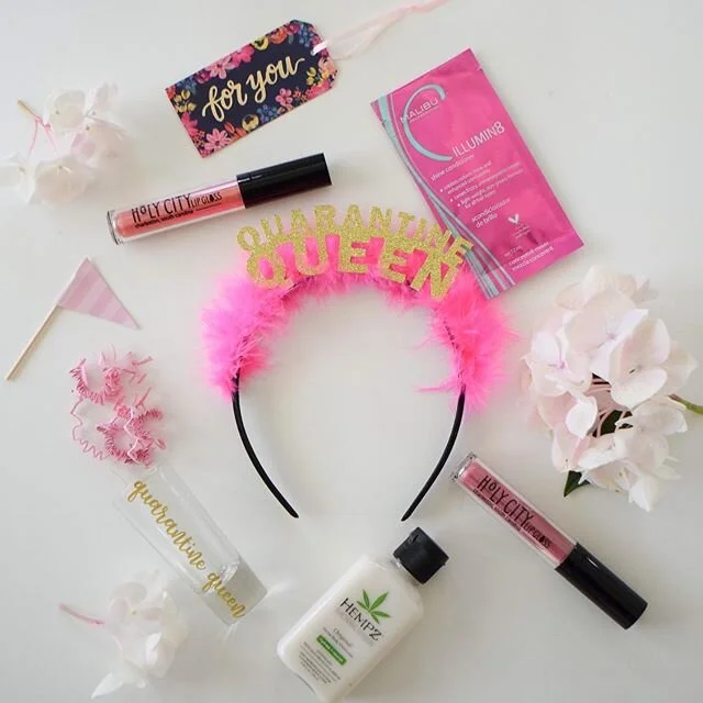 Losing track of the days? 📅 Mom isn&rsquo;t! She knows which day is Mother&rsquo;s Day! (Psst, it&rsquo;s Sunday, May 10th!) Surprise your Queen with this gift box filled with luxurious spa essentials. Link in bio to order. Limited quantities availa