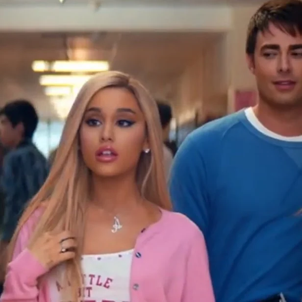 Because, like I said: Nostalgia. It&rsquo;d you&rsquo;re gonna do it, then do it big. @arianagrande @hannahluxdavis #musicvideo #bestmusicvideosof2018