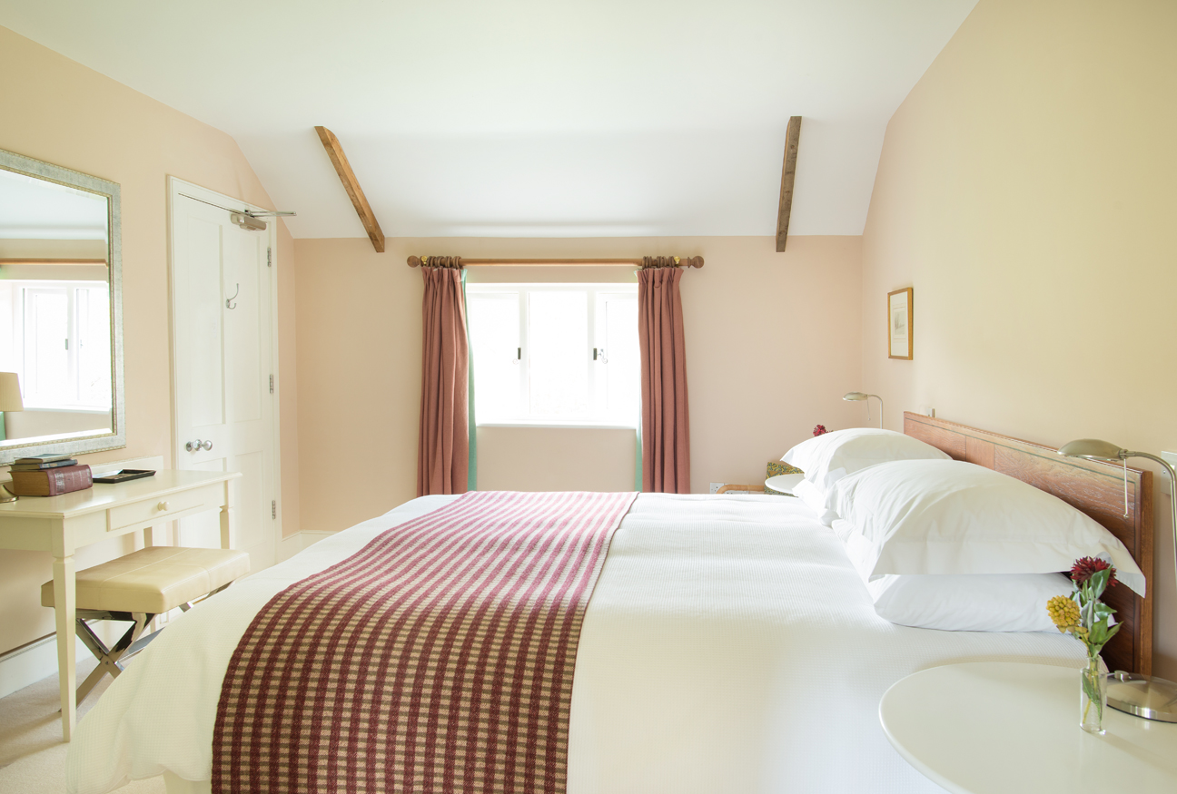 pin_room_loyton.jpg