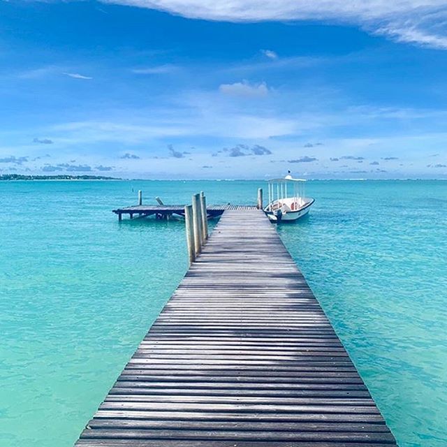 Dreaming of these views? Skip the winter cold and come on over to Mauritius! 🔥 Photo from @annabusseytravel