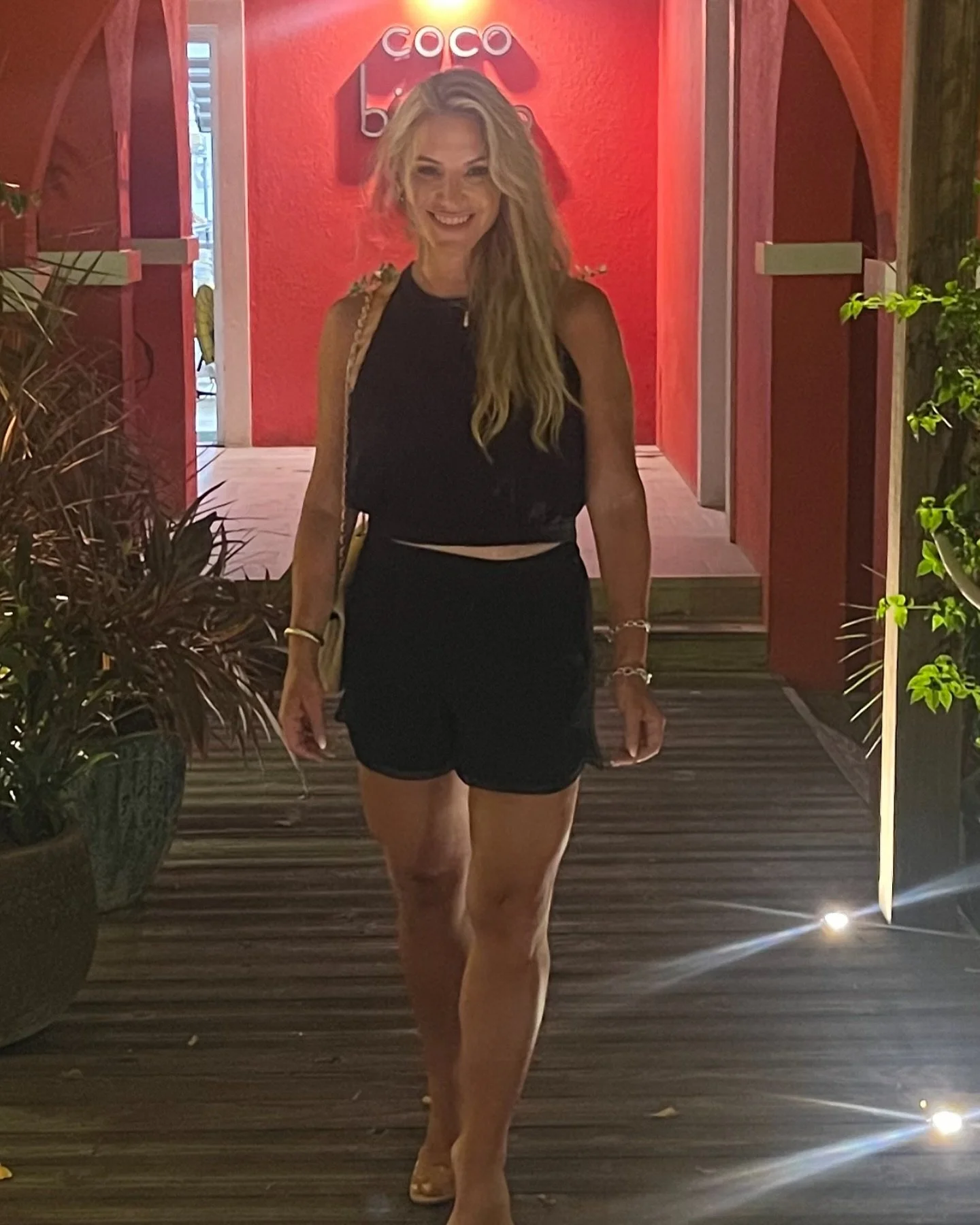 I took this exact pic a year ago at our favourite restaurant ( @cocobistrotci ) I&rsquo;m even wearing the same outfit (don&rsquo;t care, it&rsquo;s an easy travel outfit to pack, not sorry 🙂) age 50 to 51. Scroll my feed and you&rsquo;ll see the la