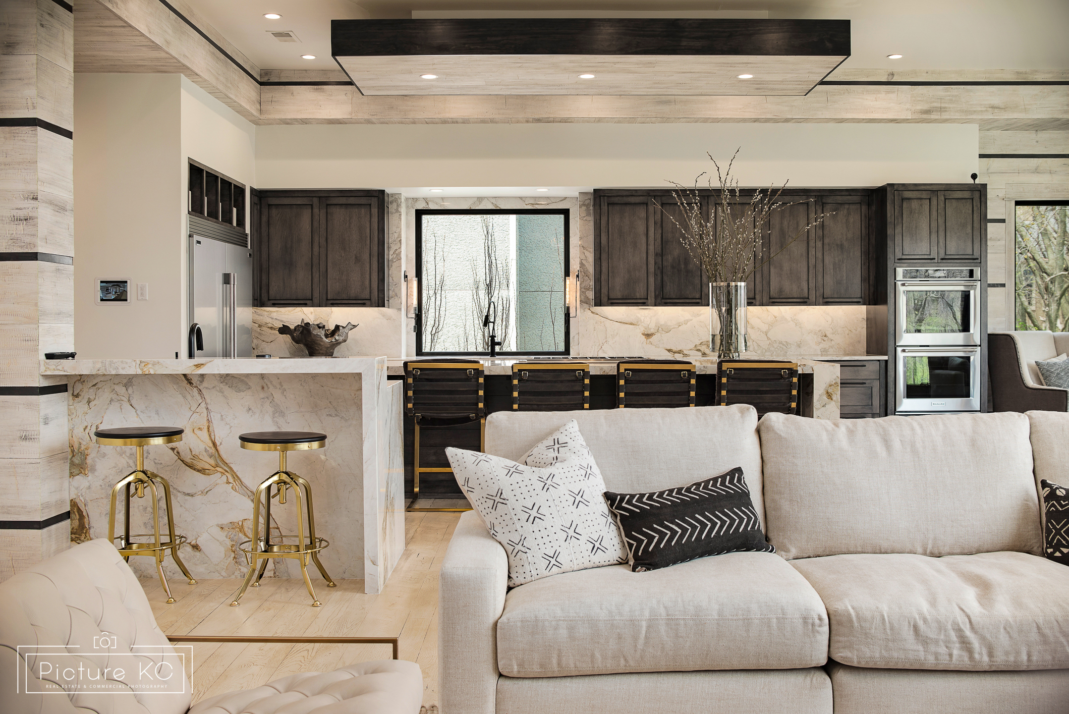 760 Suffolk Ln-11.jpg