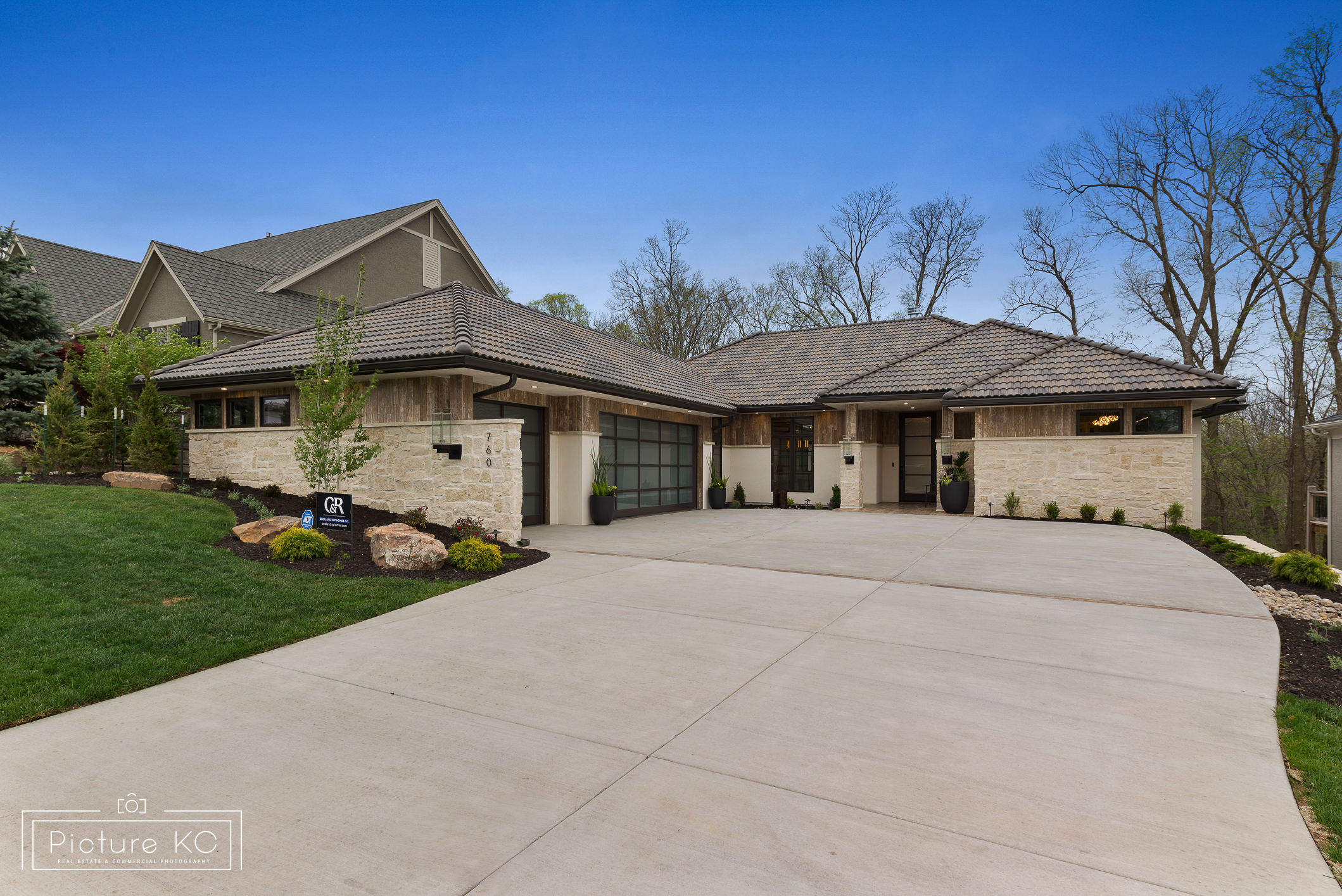 760 Suffolk Ln-27.jpg