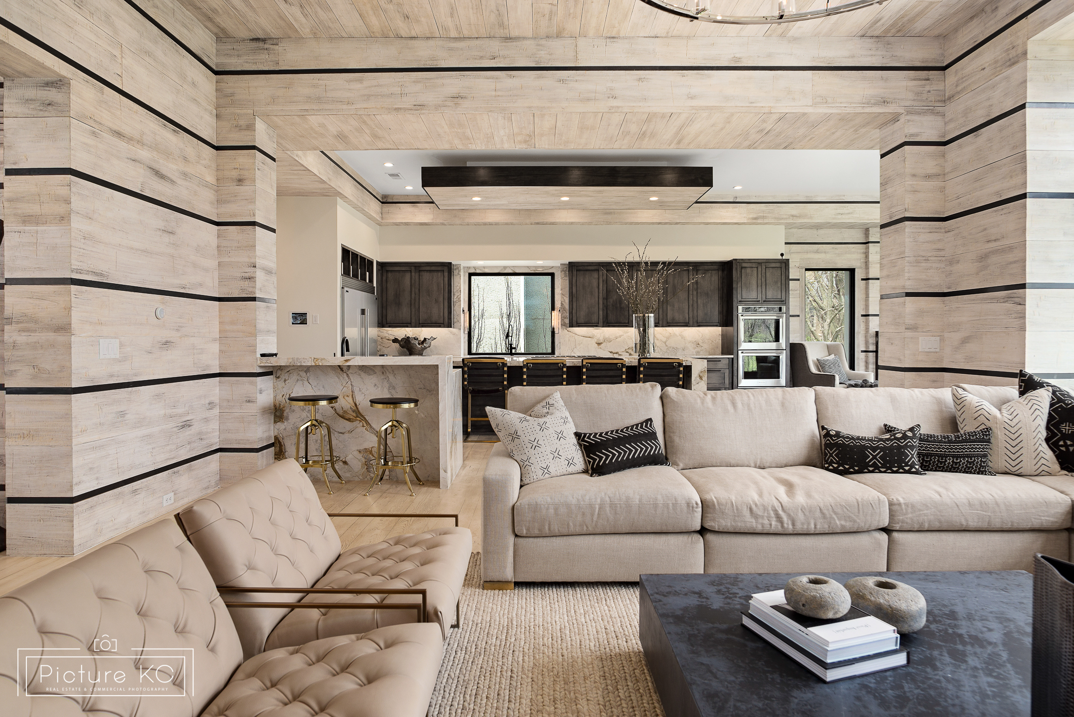 760 Suffolk Ln-10.jpg