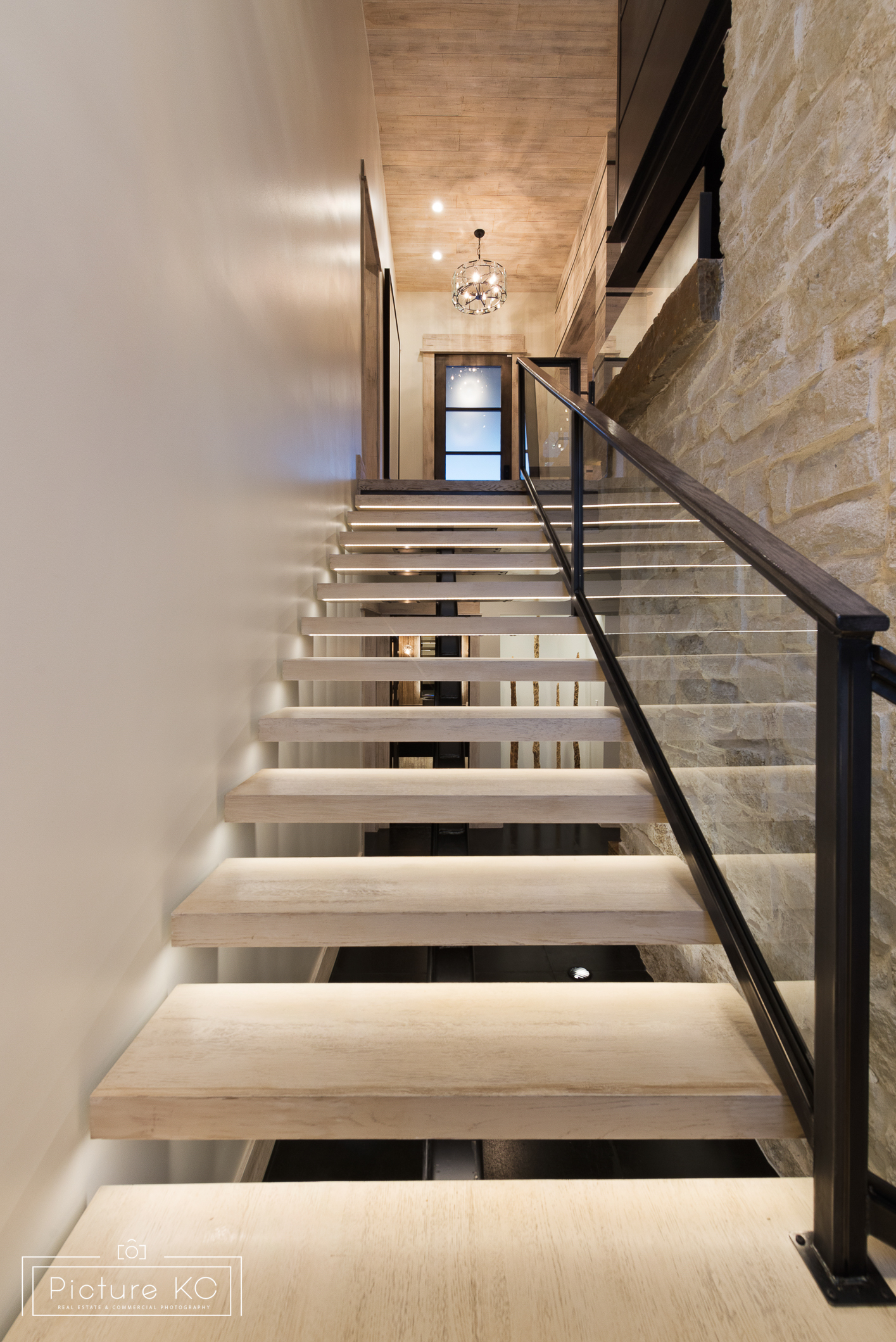 760 Suffolk Ln-41.jpg