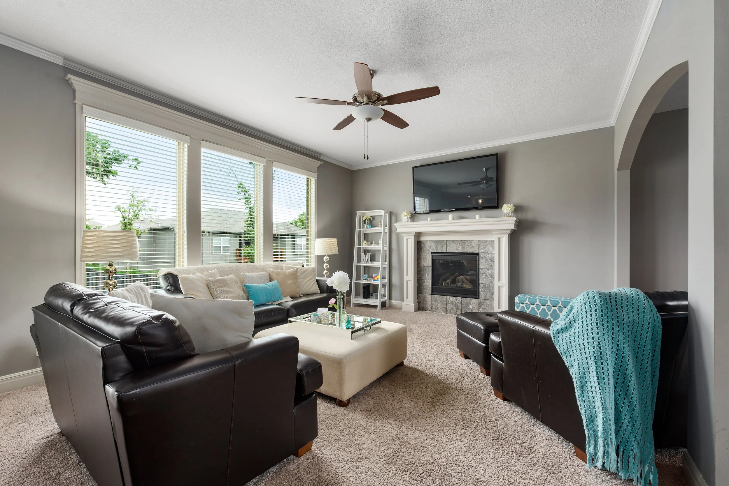 1009 SE Auburn Ct, Blue Springs-9.jpg