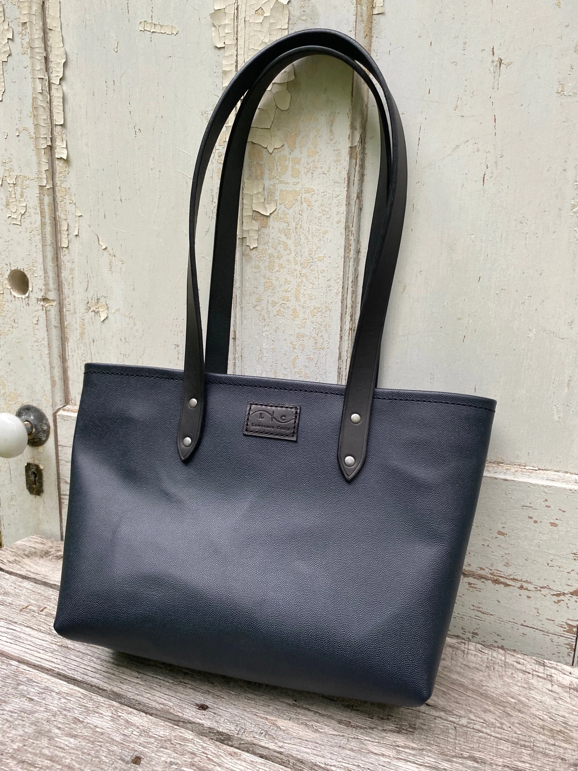 001D3415-3A8E-41F0-AA99-61FDA7FED37B