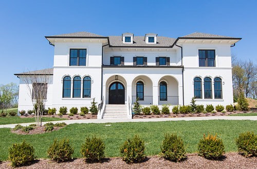 Nashville is blooming with beautiful homes! If you are looking to sell your property, inquire about our photo and video real estate tours. #nashvillerealestate #brentwoodrealestate #realestatephotography #nashvillerealestatephotographer #nashvillesen