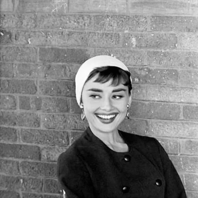 The queen of elegance herself, Audrey Hepburn.

Have you ever watched interviews with her? Or the &ldquo;extras&rdquo; on the dvds, with cast members, fashion designers and directors all talking about how incredible and grounded Audrey was.

Sophisti
