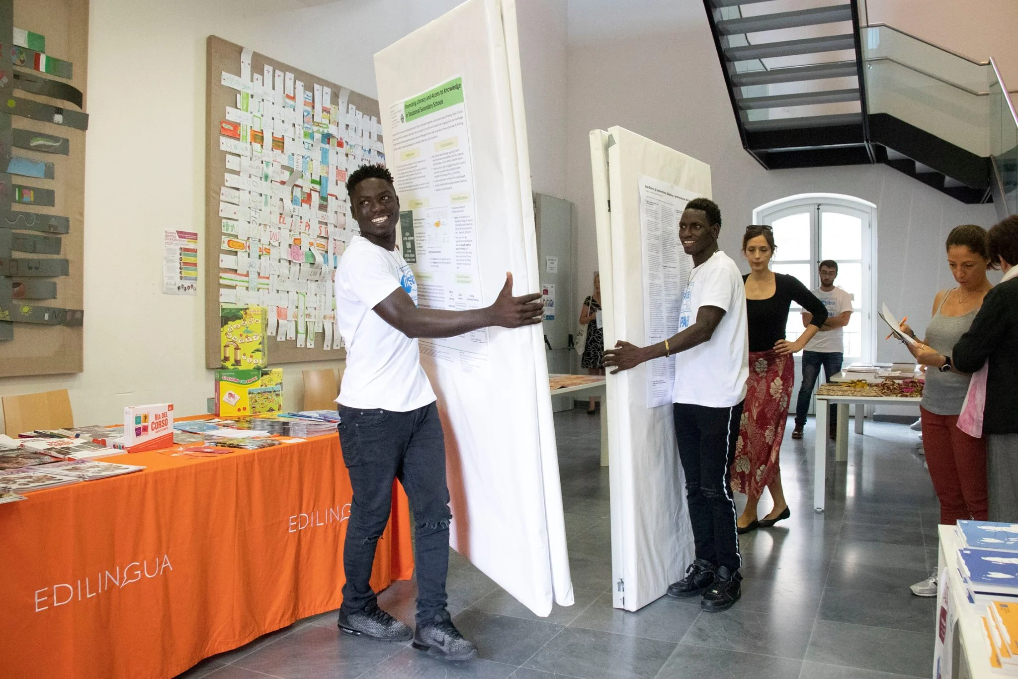 LESLLA student volunteers.jpg