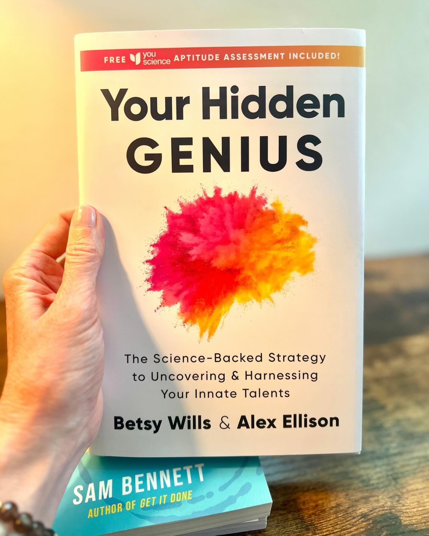 My intention for the May/June Soulful Reads was to support dreams. I picked Your Hidden Genius for readers short on direction, The 15-Minute Method for readers short on time, and Manifest Anything You Want for readers short on hope. 📖🤓🔄👉⏰⏳🤞🏻🙏?